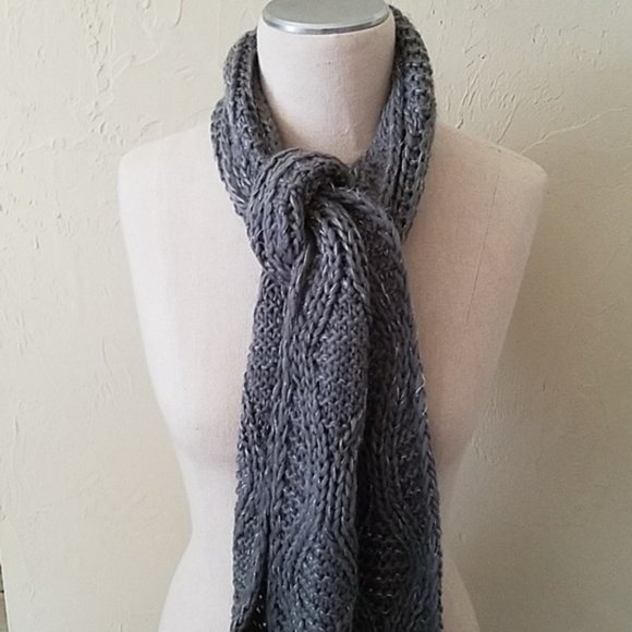 Cozy Chunky Knit Scarf - Picture 1 of 6